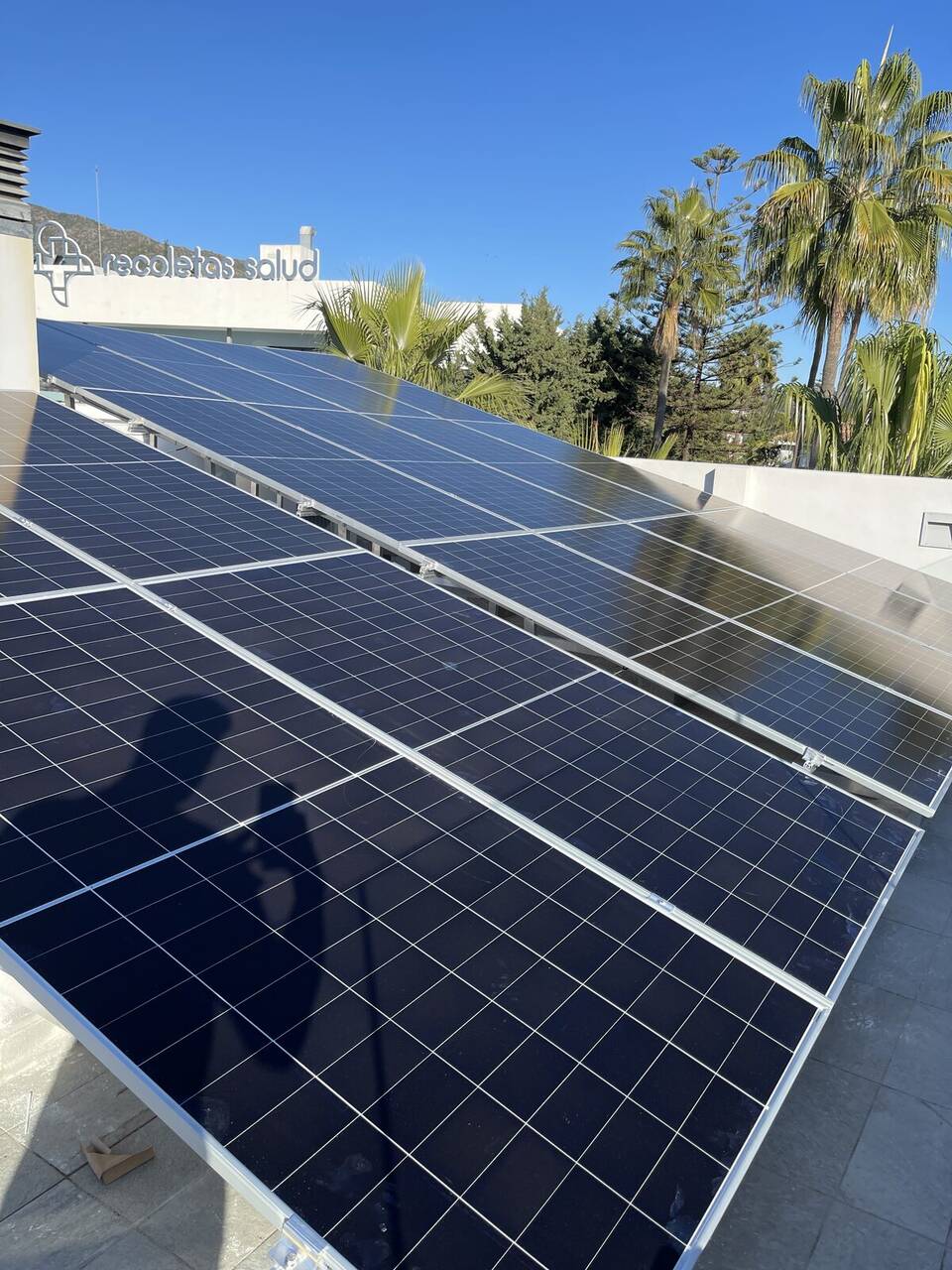 Instalación fotovoltaica en cubierta plana